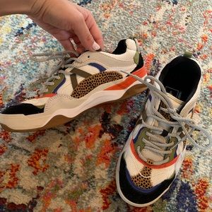 Vans sneakers, barely worn!